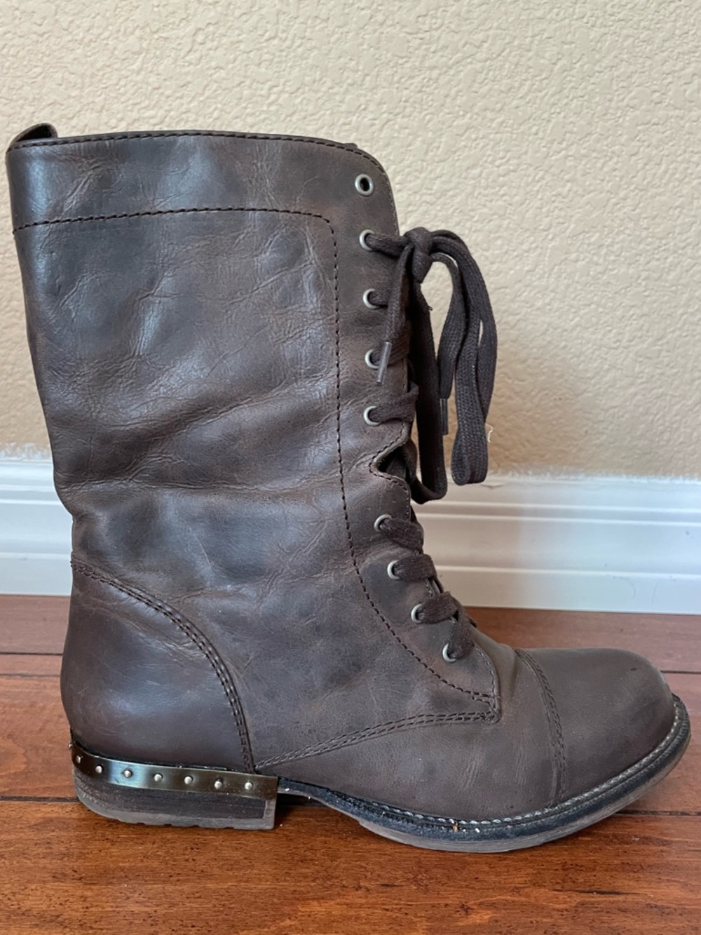 Genuine leather Lace Up Combat Julaboo boots studded classic distressed 8.5